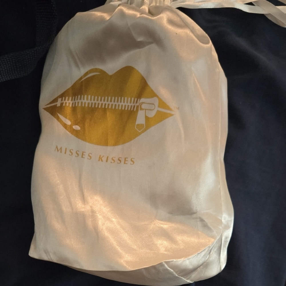 Misses Kisses Strapless Bra